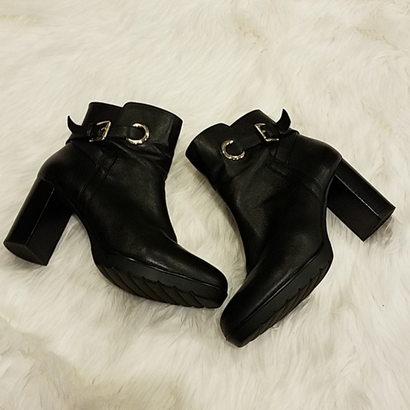 Bella Vita Shoes - Bella Vita Black Booties Sz 8.5M